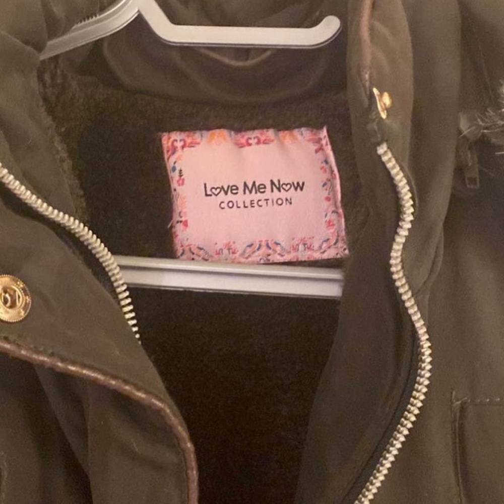 Girl’s warm jacket - Picture 2 of 3